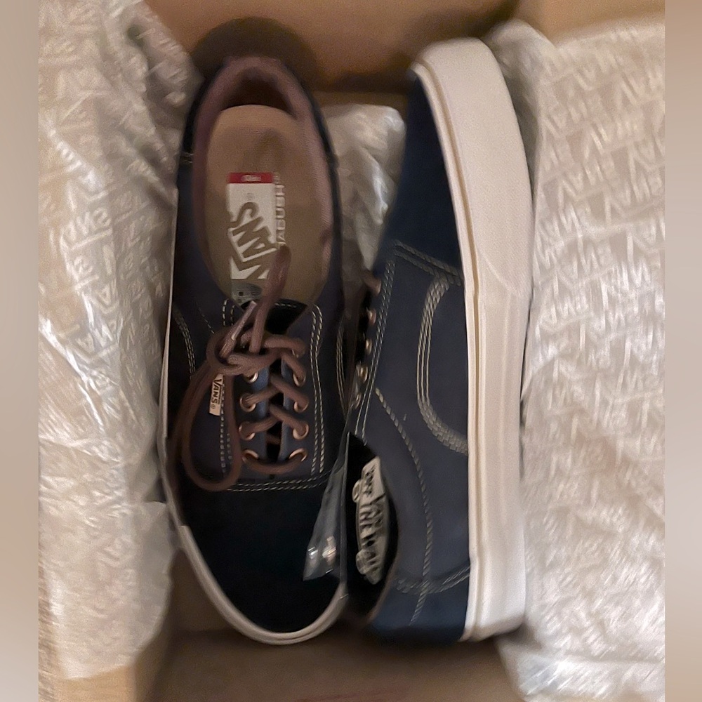 Vans Old Skool Canvas Shoes 10.5 Men’s  brand NWT in box